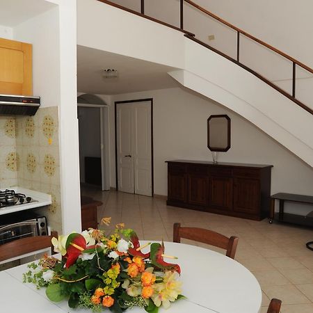 Holiday'S Beach Aparthotel Ventimiglia Exterior foto